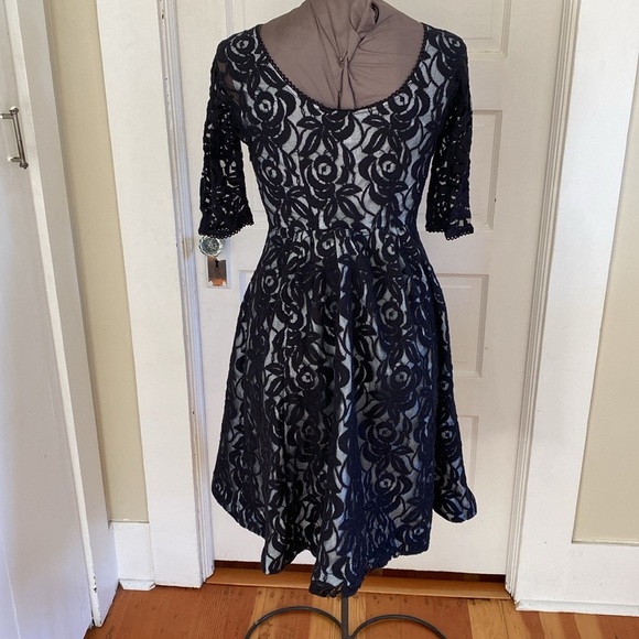 Moda International 4 - Picture 3 of 4